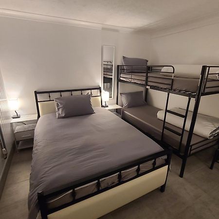 Roomz-Gatwick-London-Airport Parking-Travel Service Ifield 外观 照片